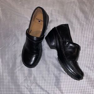 Nurse Mates Women’s Shoe (Size 8M)